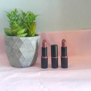 ESSENCE ULTRA LAST LIPSTICK